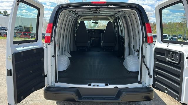 2026 GMC Savana Cargo Work Van - Photo 18