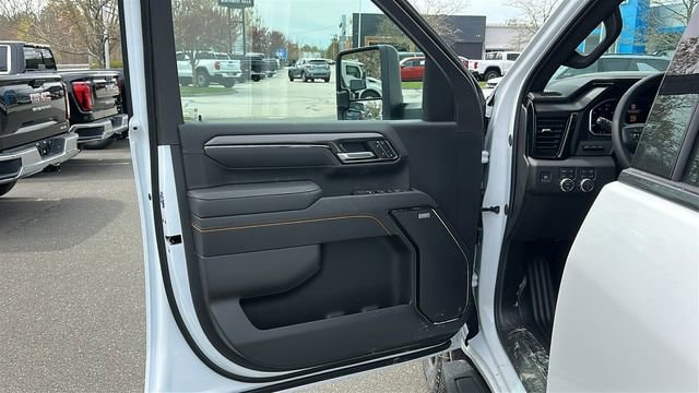 2026 GMC Sierra 3500HD AT4 - Photo 7