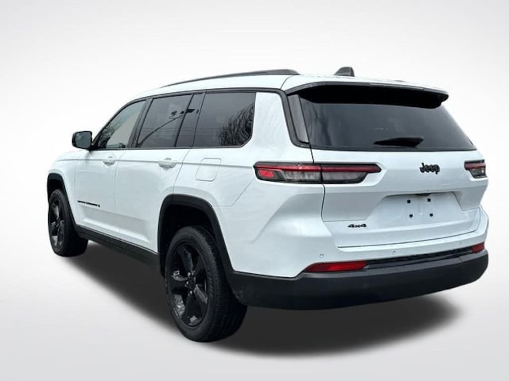 Used 2023 Jeep Grand Cherokee L Altitude 4x4 SUV