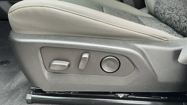 2024 Chevrolet Colorado ZR2 - Photo 10