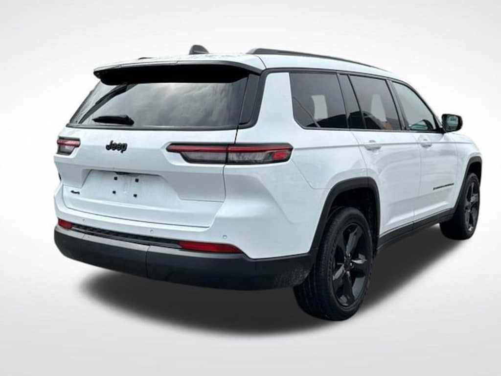 Used 2023 Jeep Grand Cherokee L Altitude 4x4 SUV