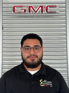 Staff member Nelson Pacheco from ID_916134