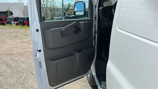 2026 GMC Savana Cargo Work Van - Photo 8