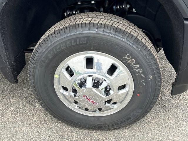 2026 GMC Sierra 3500HD SLT - Photo 7