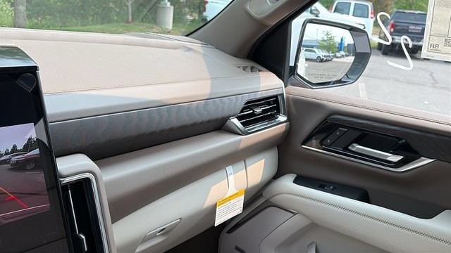 2026 GMC Yukon Denali - Photo 21