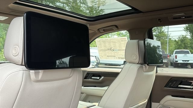 2026 GMC Yukon Denali - Photo 23