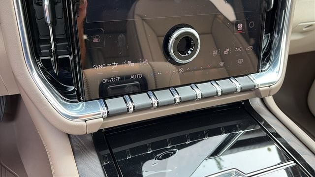 2026 GMC Yukon Denali - Photo 20
