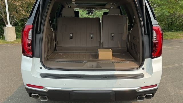 2026 GMC Yukon Denali - Photo 28