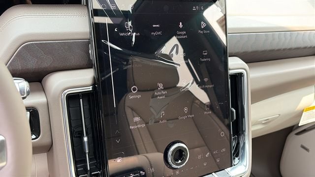 2026 GMC Yukon Denali - Photo 18