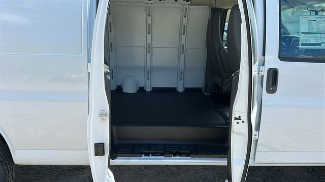 2026 GMC Savana Cargo Work Van - Photo 17
