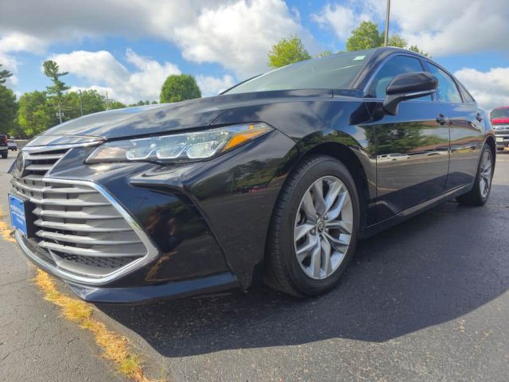 Used 2022 Toyota Avalon XLE Sedan