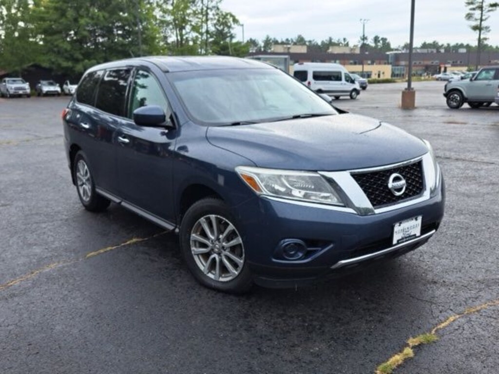 Used 2015 Nissan Pathfinder S SUV