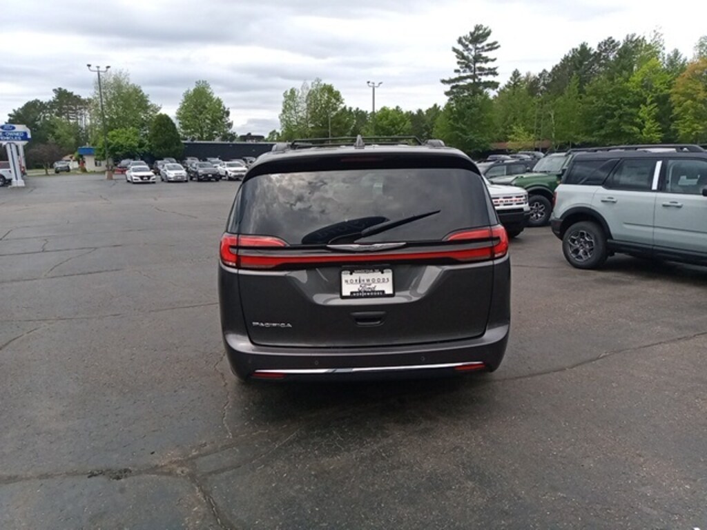 Used 2022 Chrysler Pacifica For Sale at Schreiber Automotive VIN