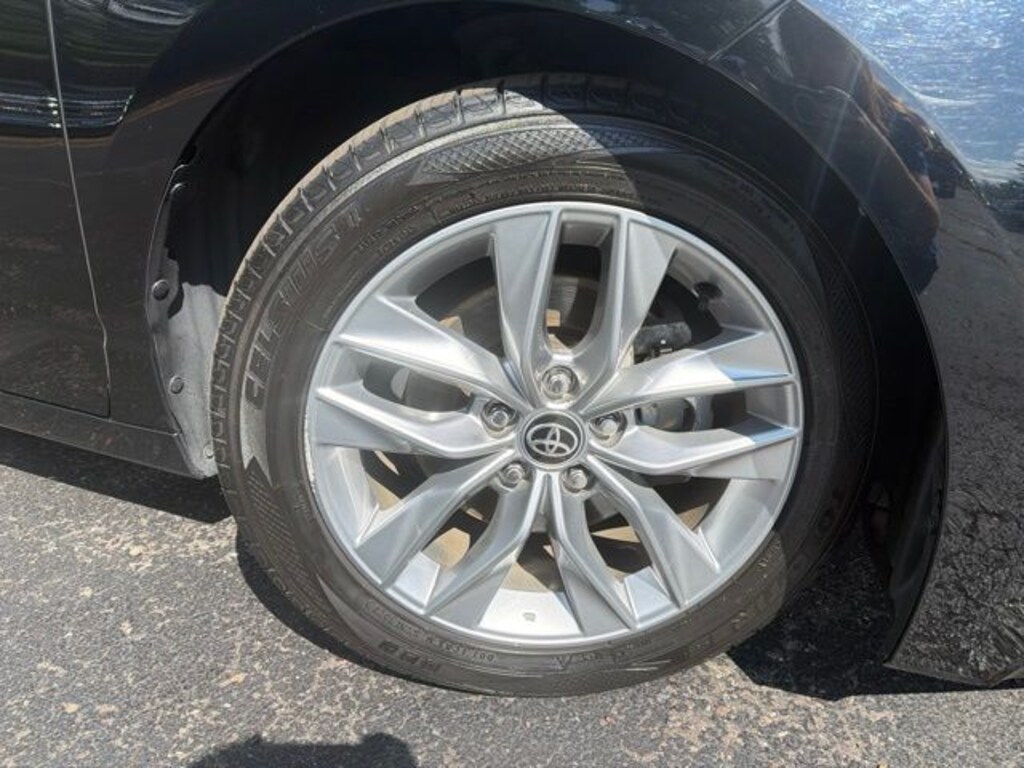 Used 2022 Toyota Avalon XLE Sedan