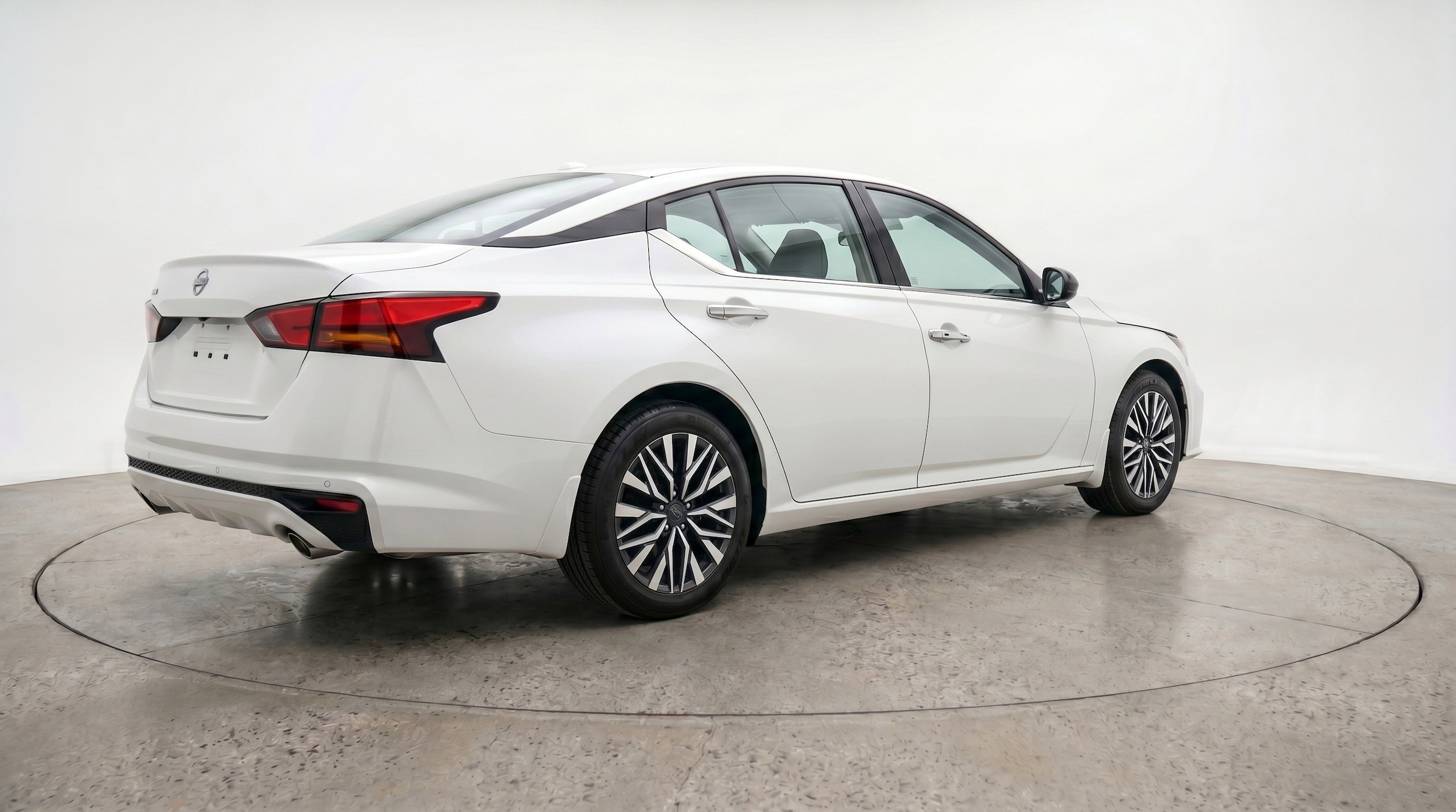 Thumbnail: 2025 Nissan Altima - 9