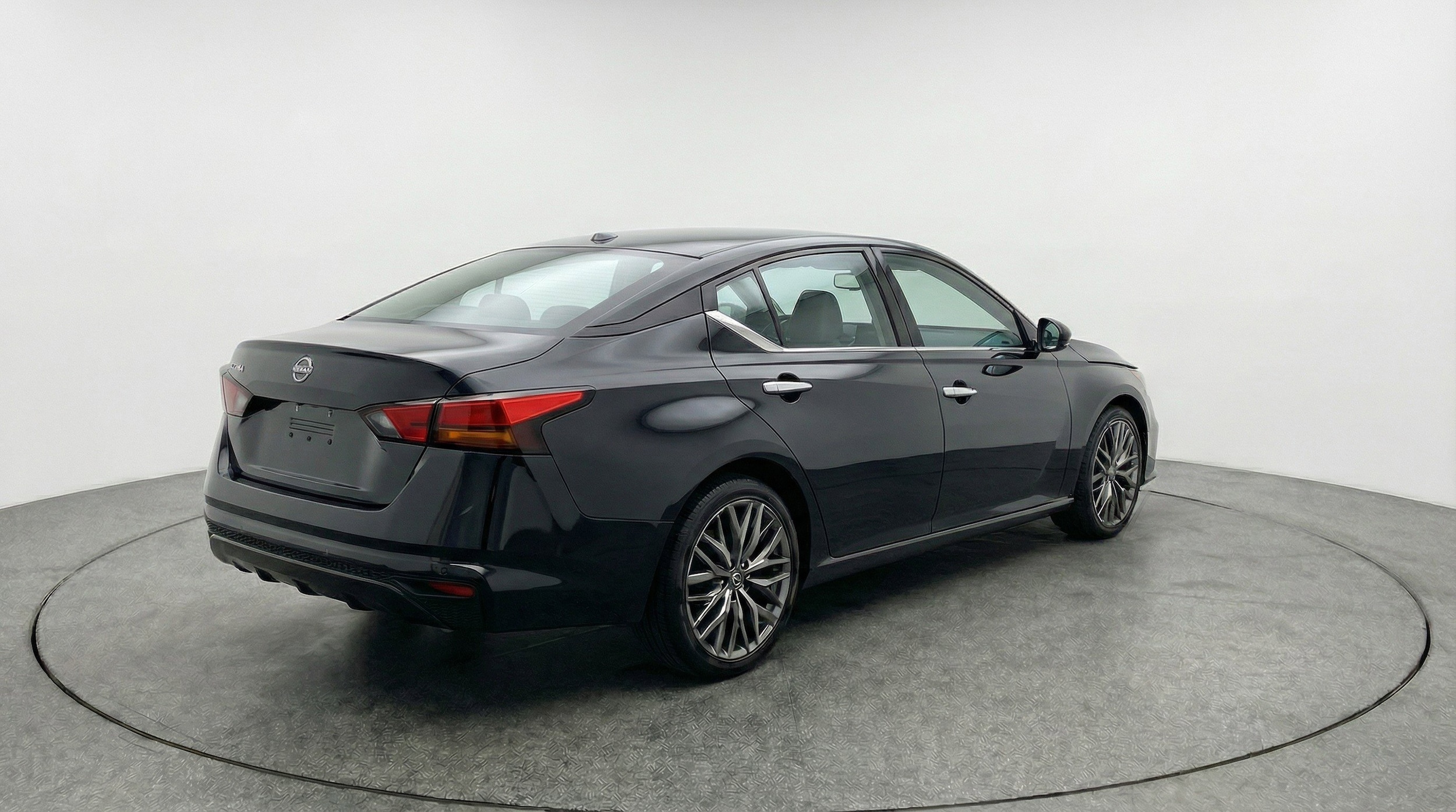 Thumbnail: 2025 Nissan Altima - 9