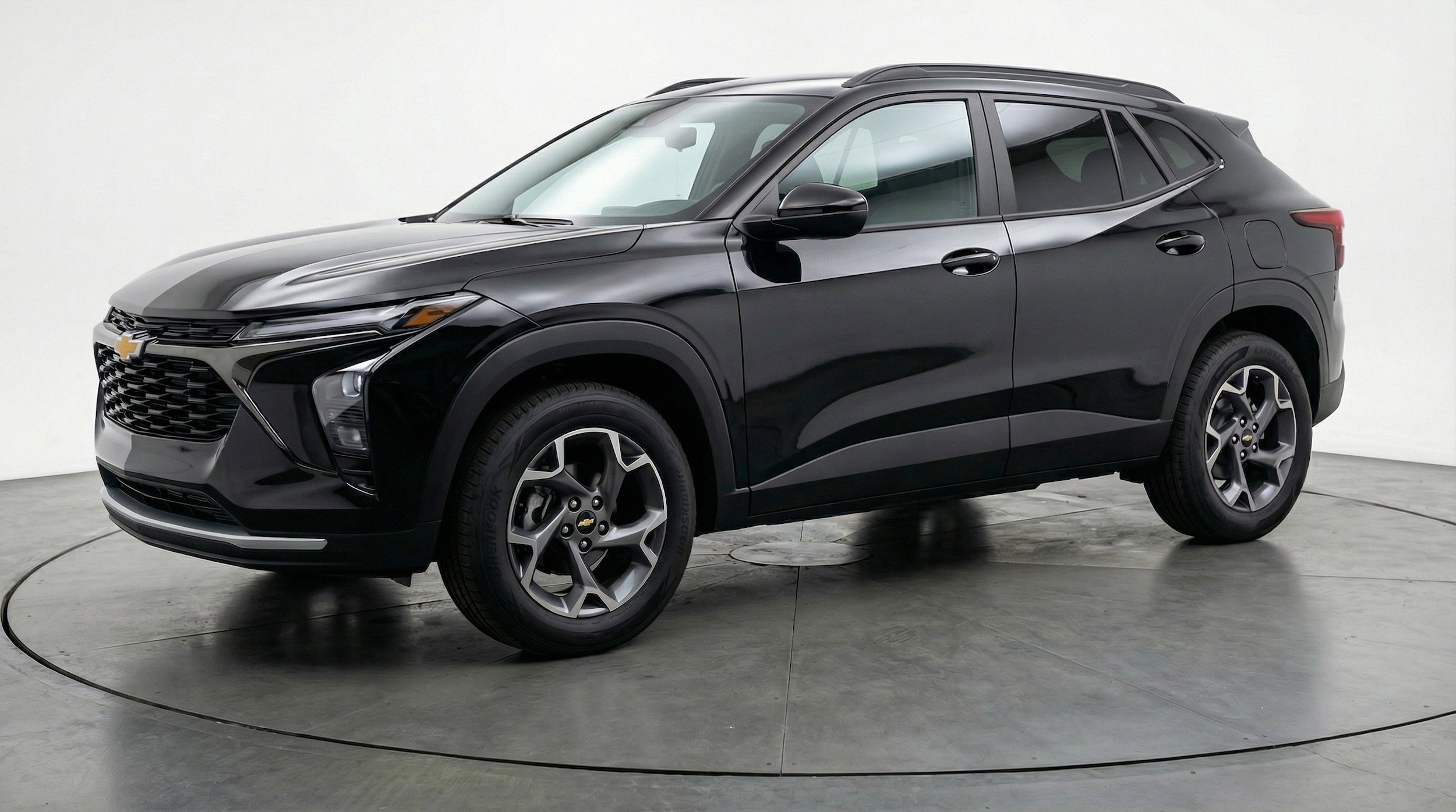 Thumbnail: 2025 Chevrolet Trax - 3