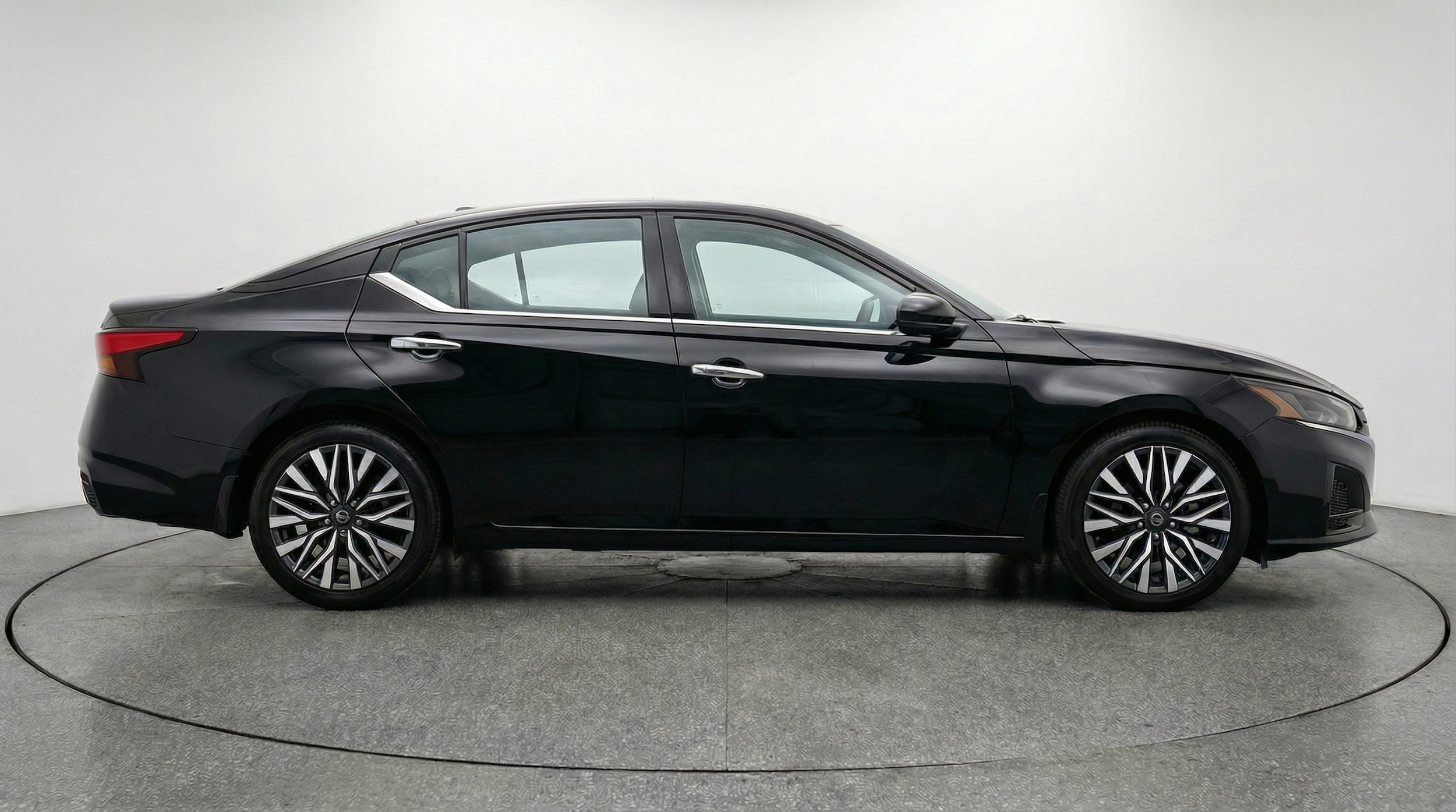 Thumbnail: 2025 Nissan Altima - 8