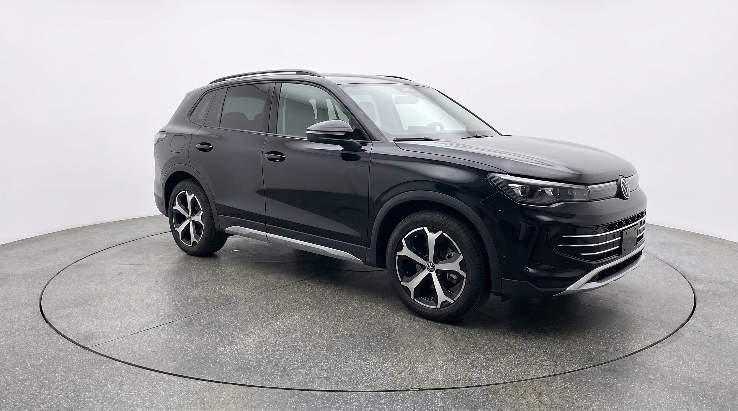 Thumbnail: 2026 Volkswagen Tiguan - 1