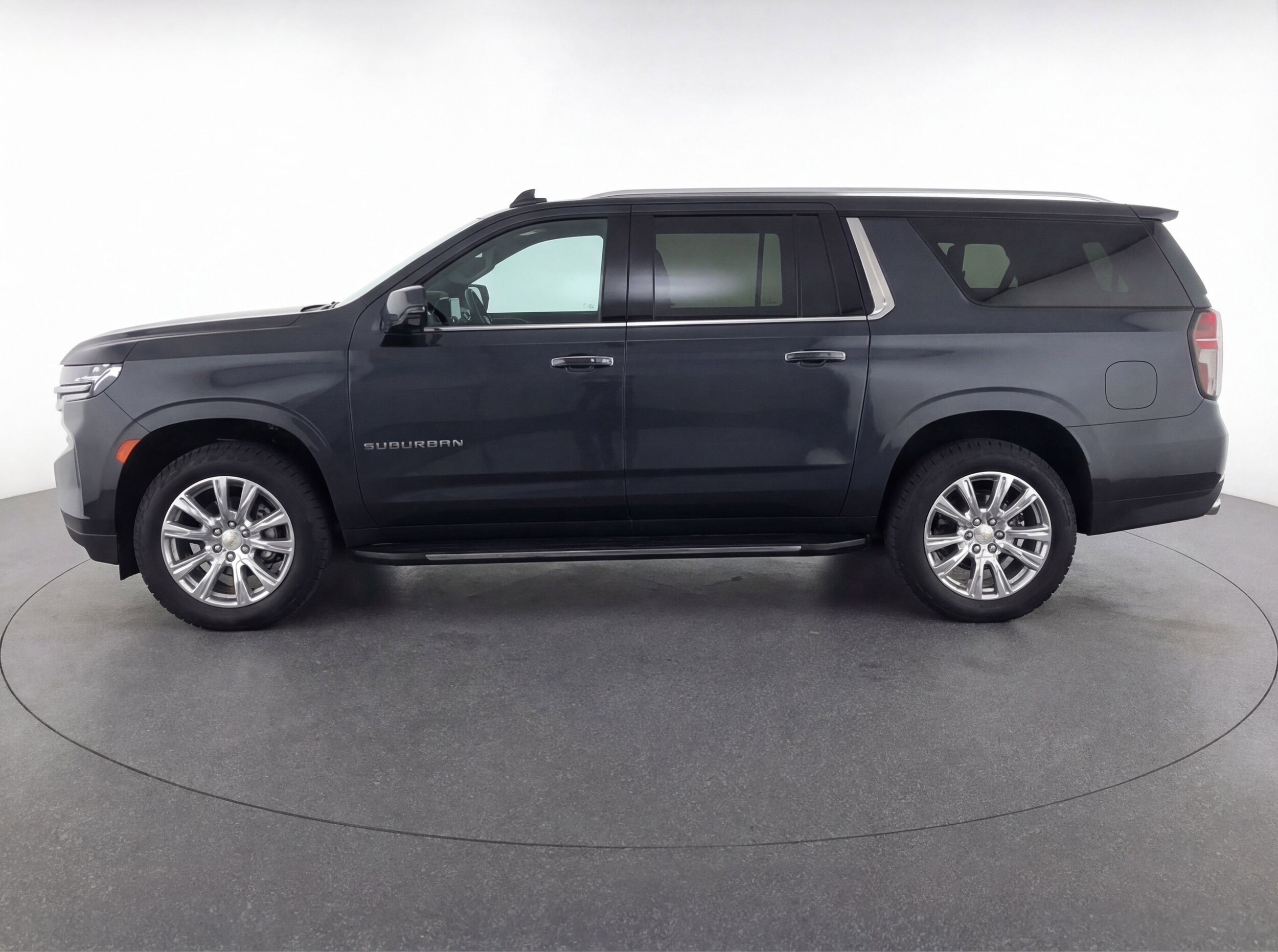 Thumbnail: 2023 Chevrolet Suburban - 5