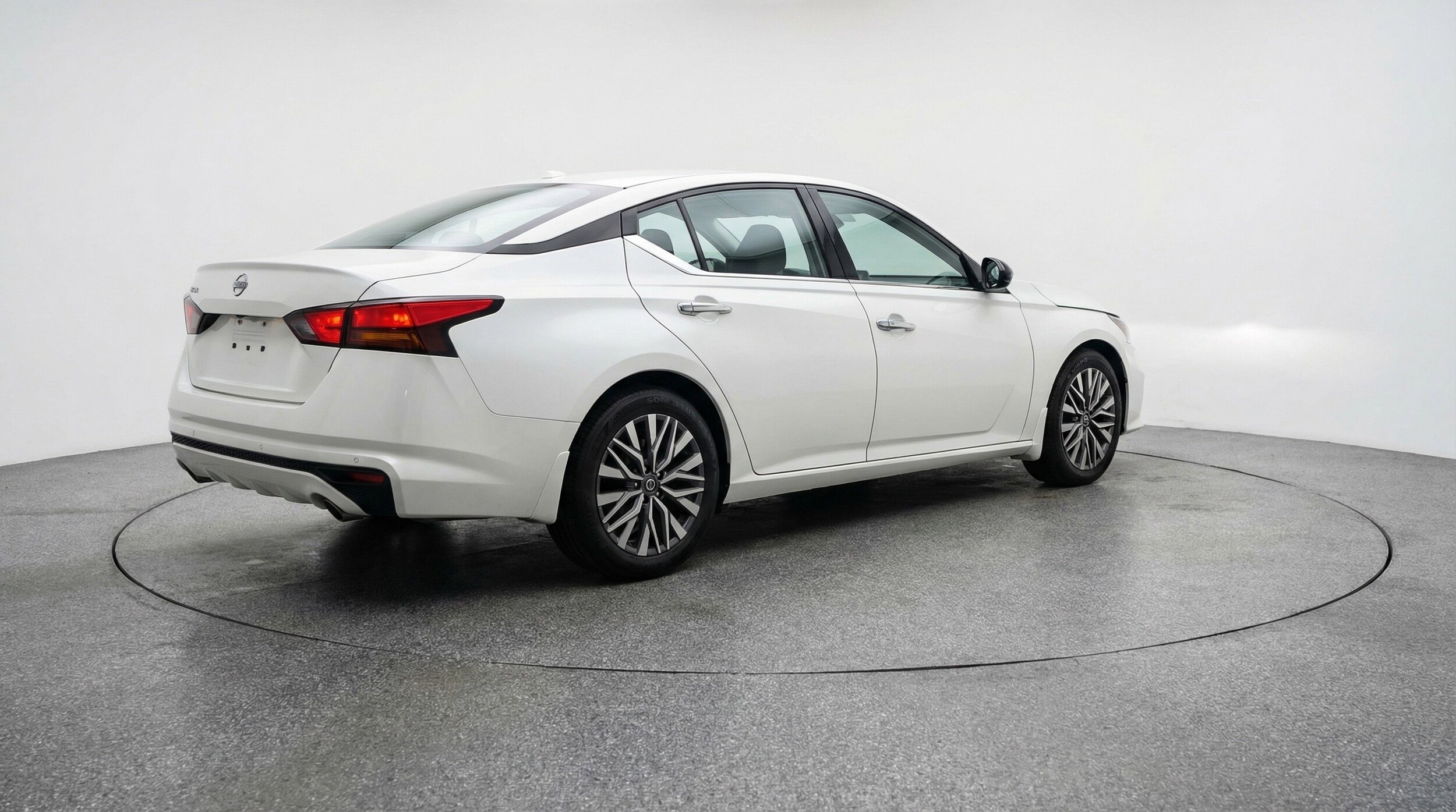 Thumbnail: 2025 Nissan Altima - 9