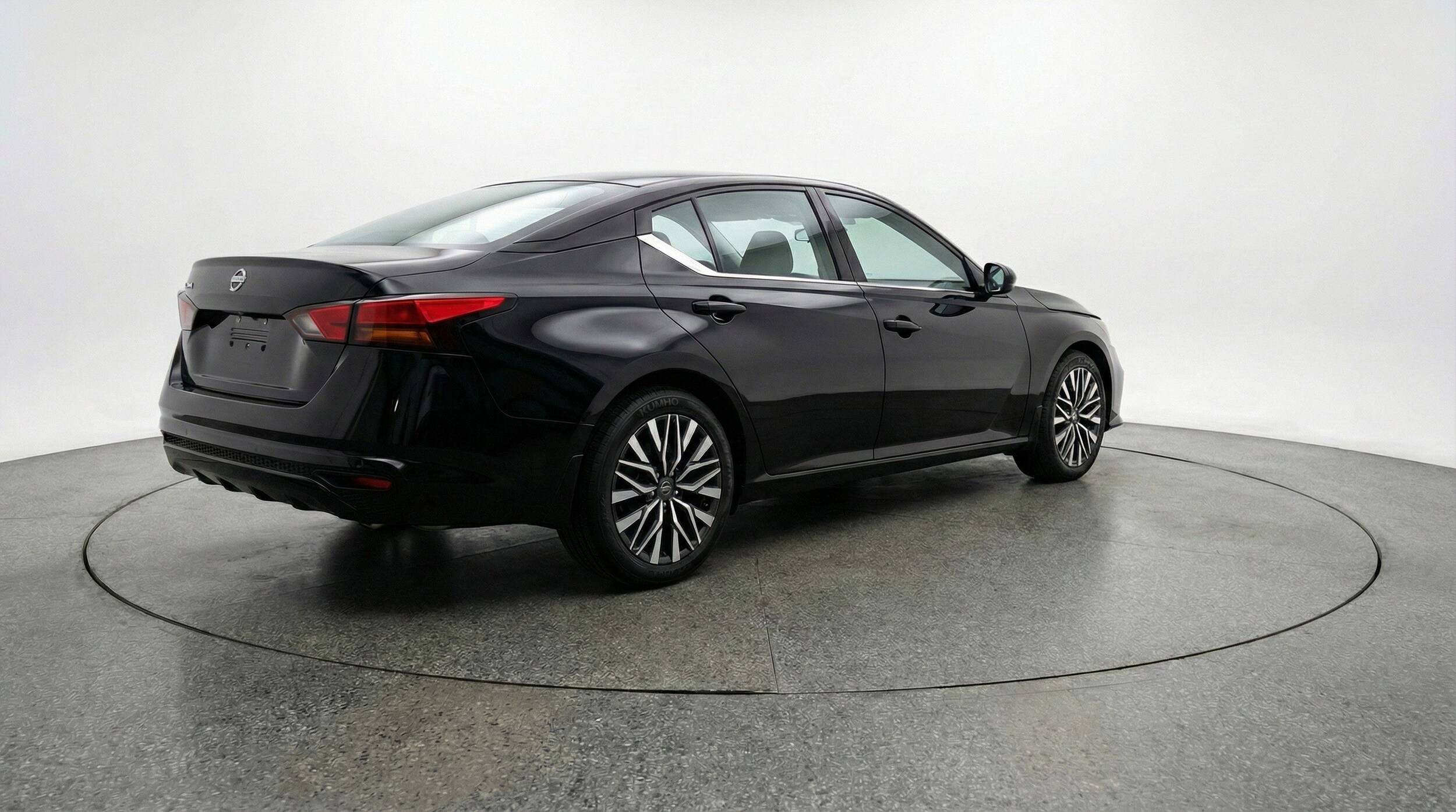 Thumbnail: 2025 Nissan Altima - 9