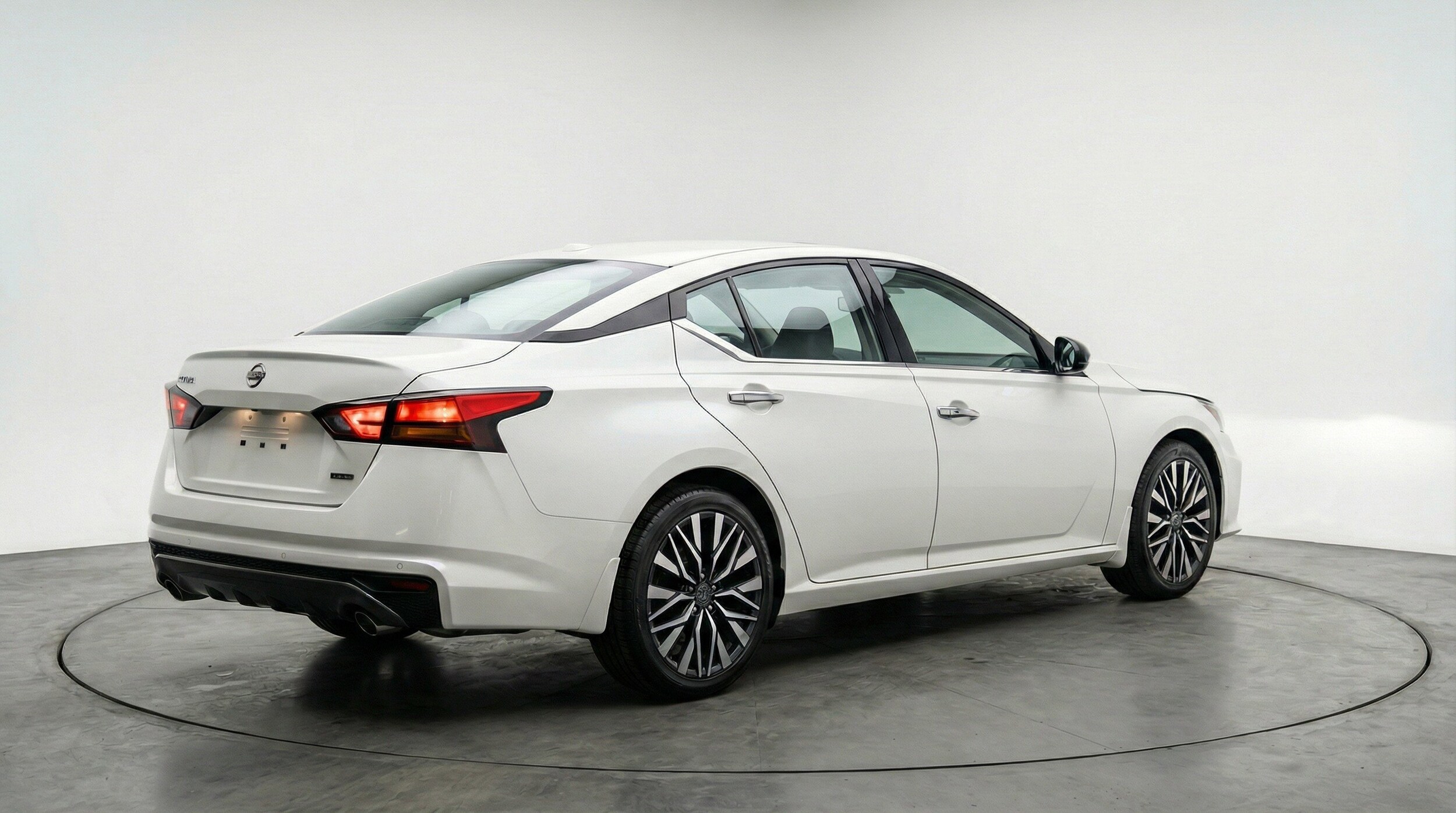 Thumbnail: 2025 Nissan Altima - 9