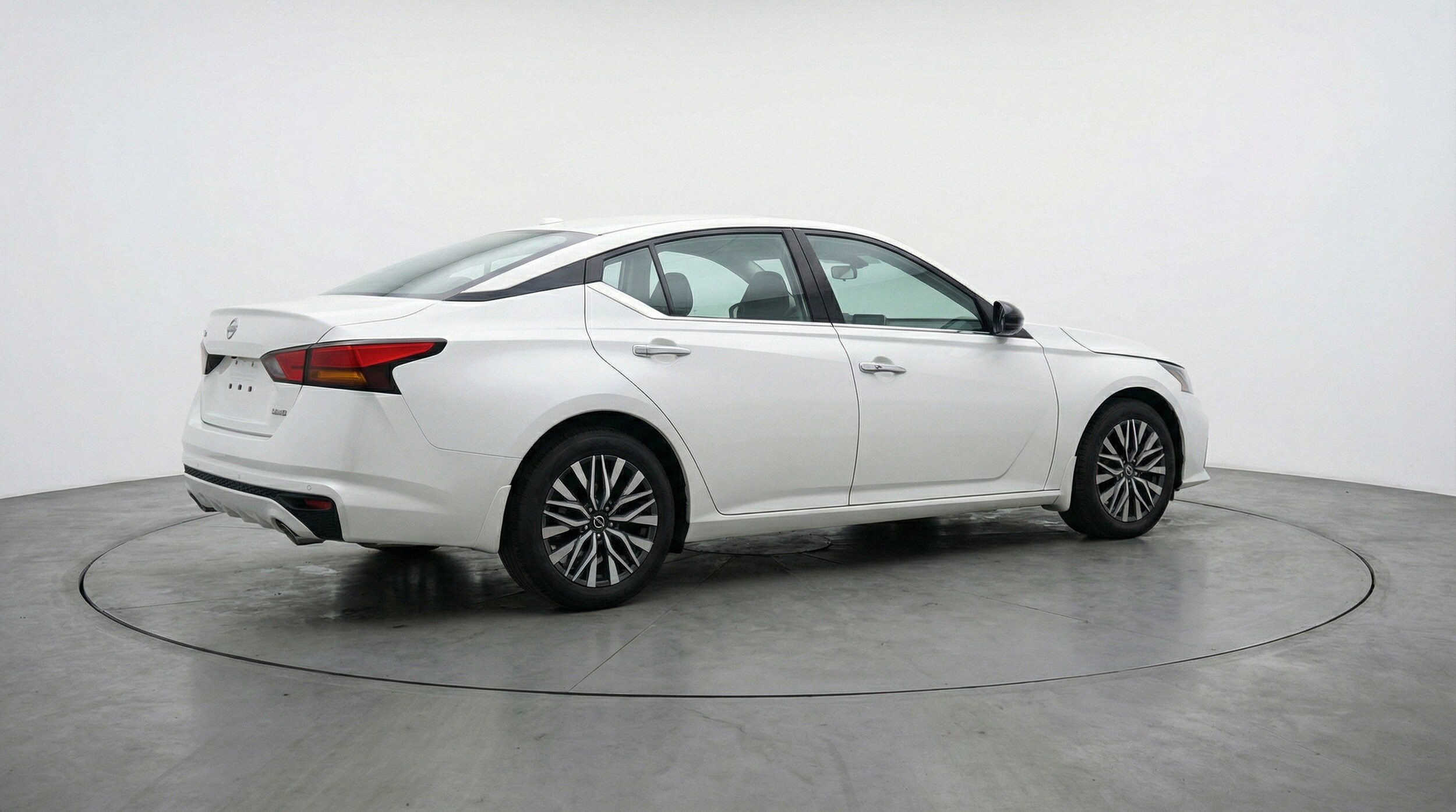 Thumbnail: 2025 Nissan Altima - 9
