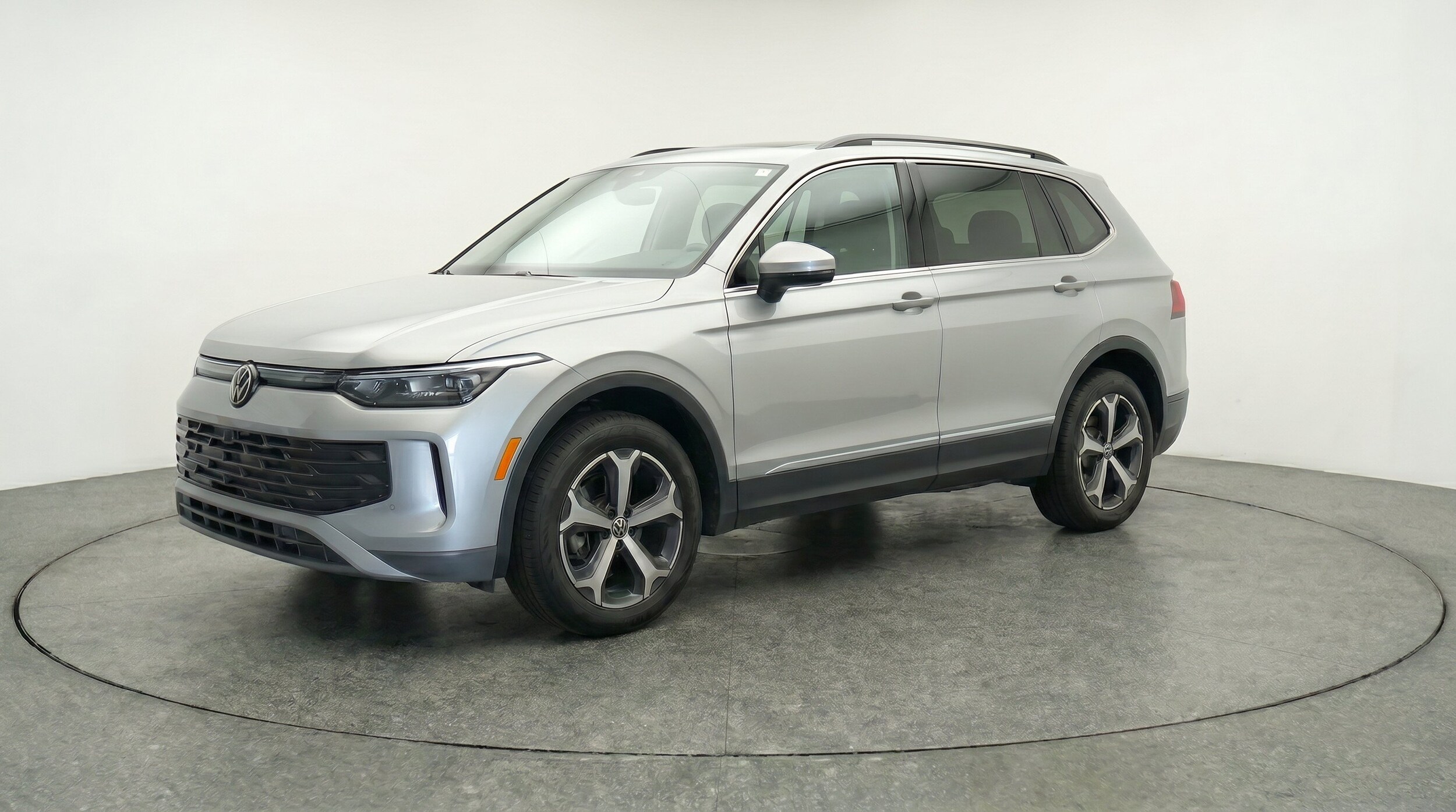 Thumbnail: 2026 Volkswagen Tiguan - 3