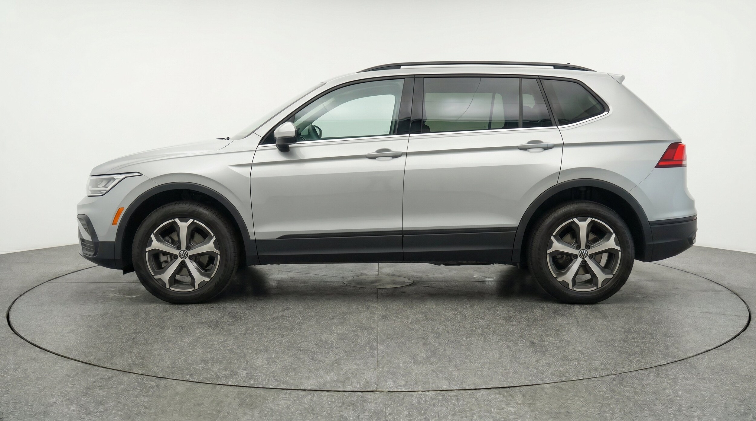 Thumbnail: 2026 Volkswagen Tiguan - 5