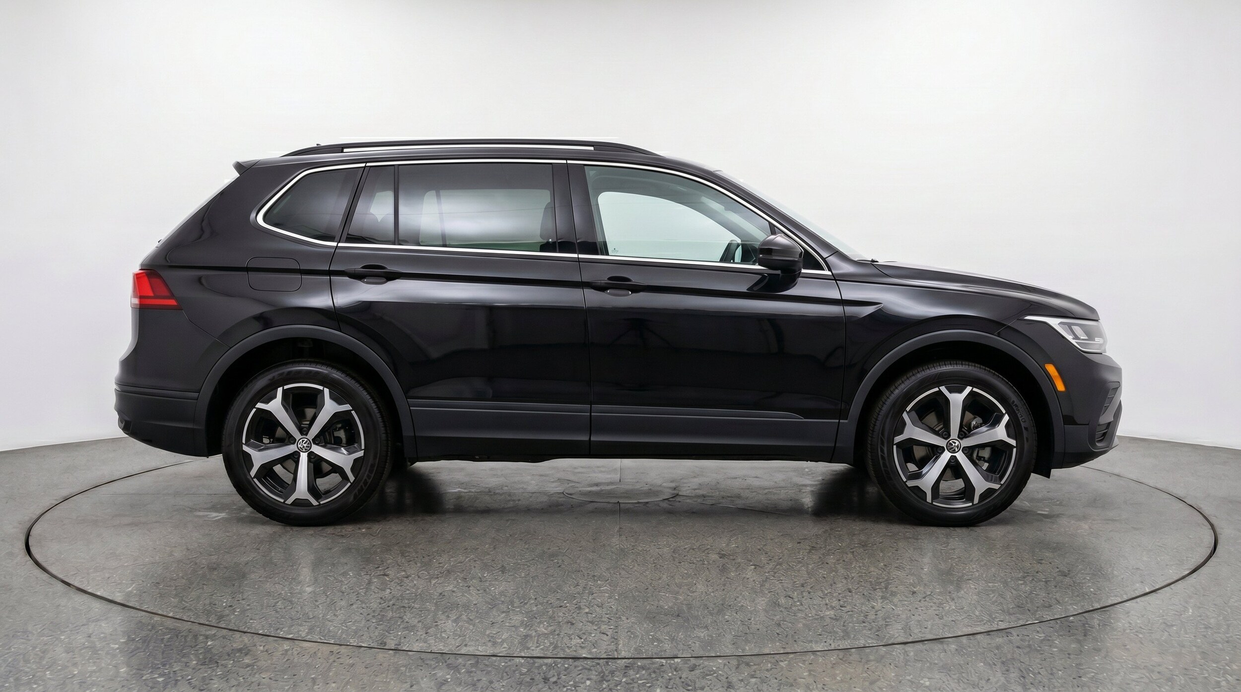 Thumbnail: 2026 Volkswagen Tiguan - 11