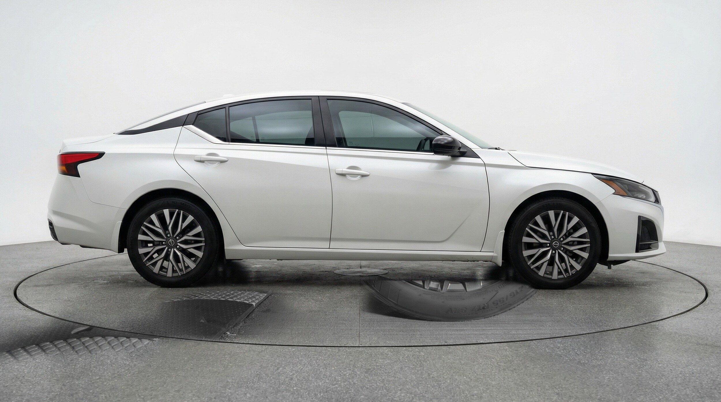 Thumbnail: 2025 Nissan Altima - 11