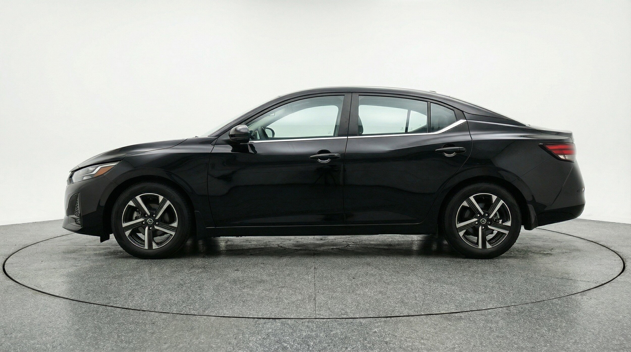 Thumbnail: 2025 Nissan Sentra - 5