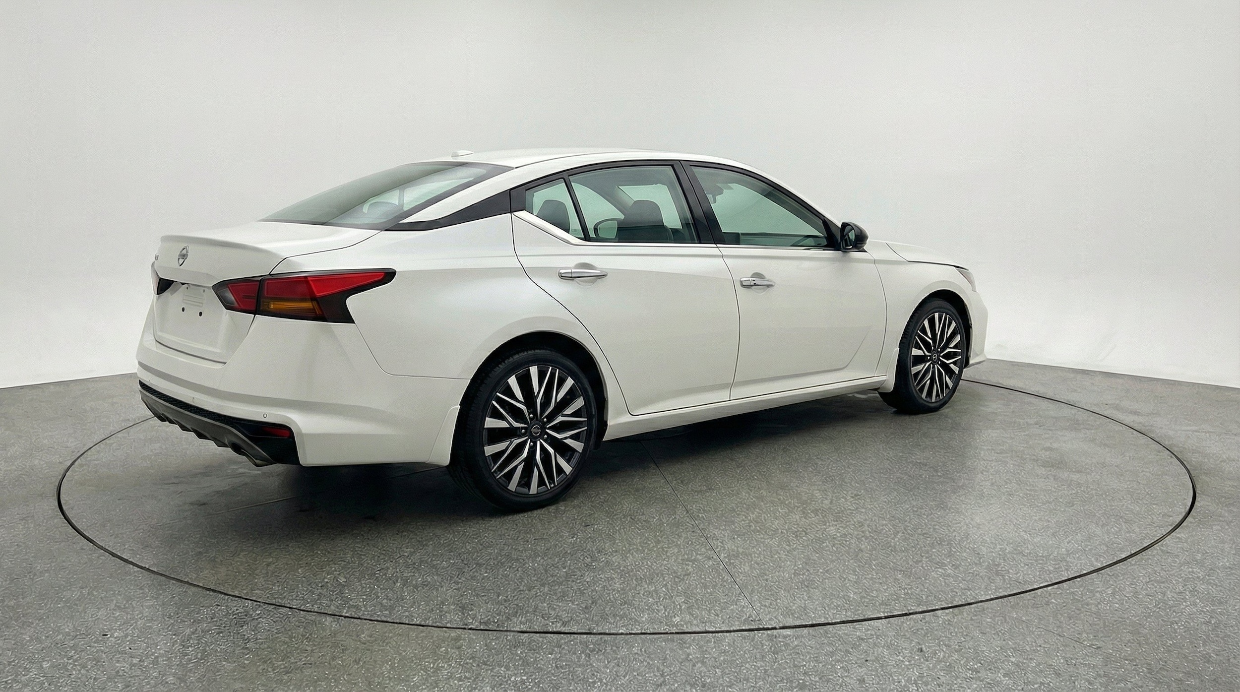 Thumbnail: 2025 Nissan Altima - 9