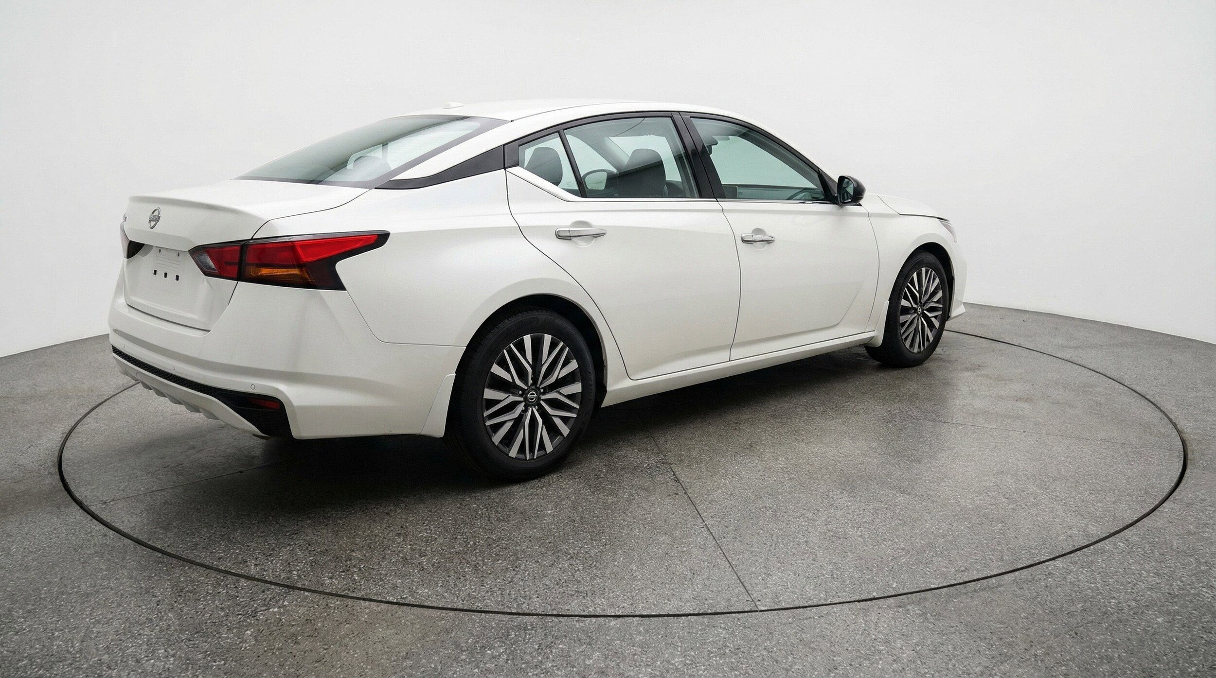 Thumbnail: 2025 Nissan Altima - 9