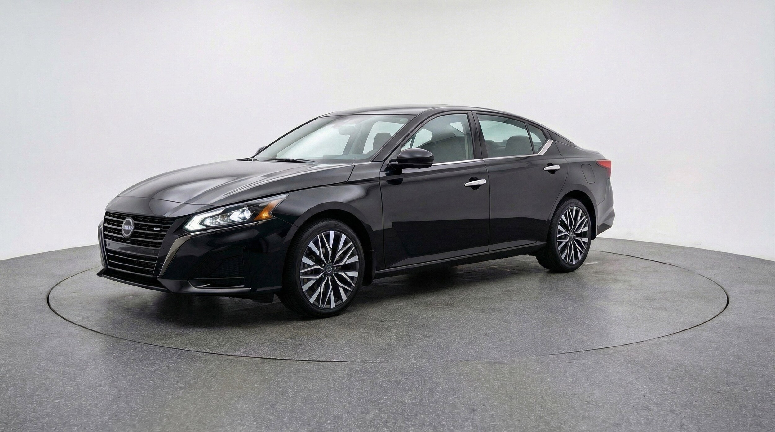 Thumbnail: 2025 Nissan Altima - 3