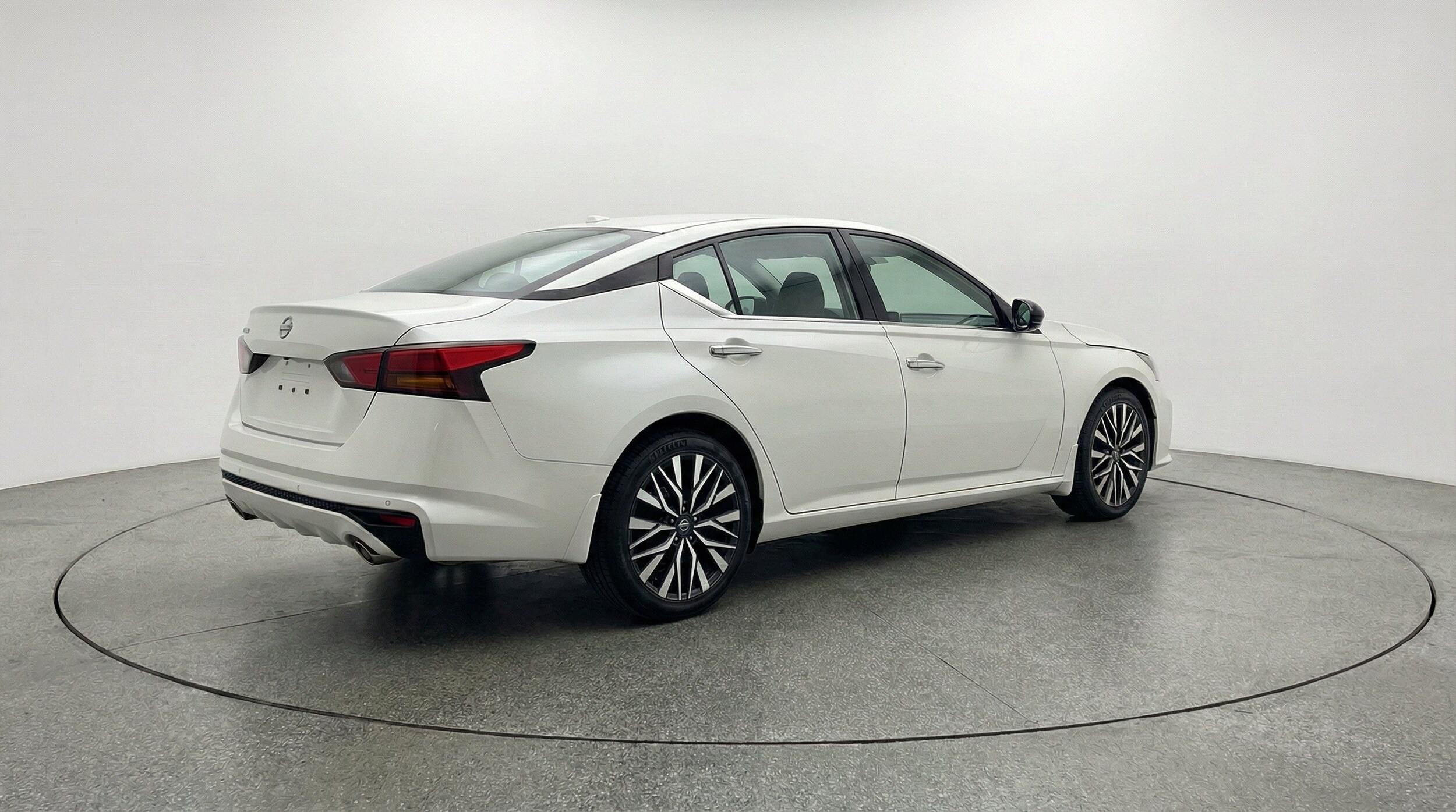 Thumbnail: 2025 Nissan Altima - 9