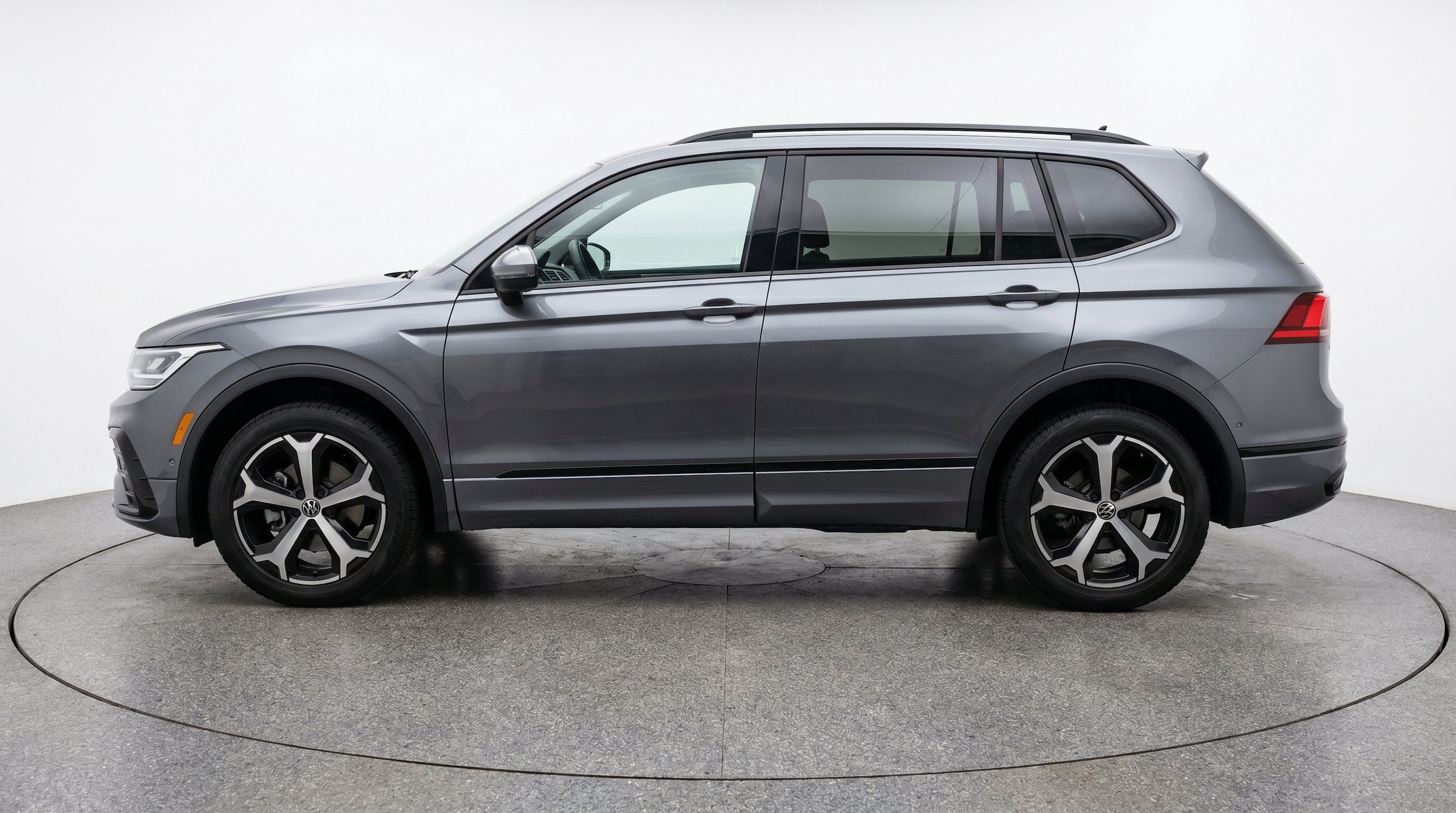 Thumbnail: 2026 Volkswagen Tiguan - 5