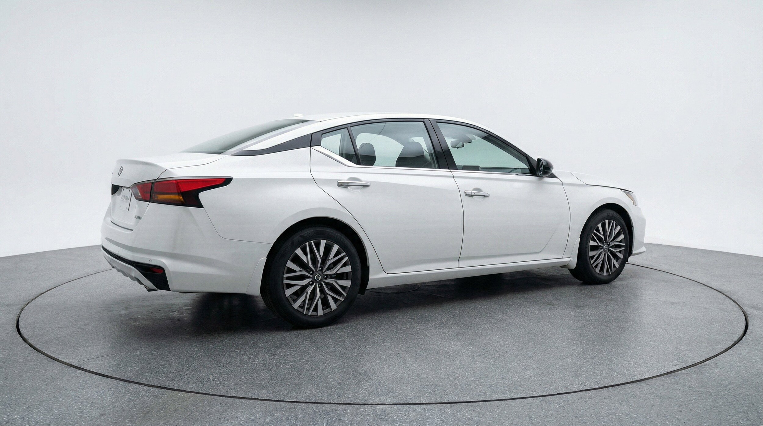 Thumbnail: 2025 Nissan Altima - 9