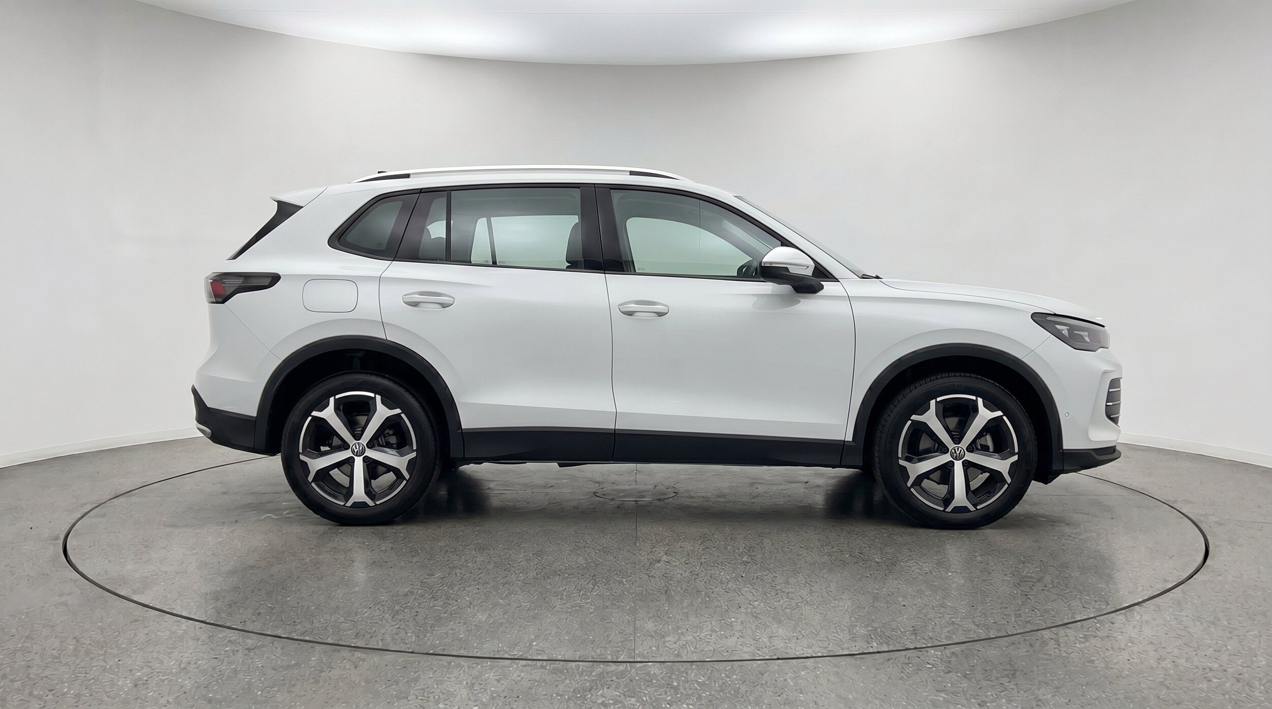 Thumbnail: 2026 Volkswagen Tiguan - 11