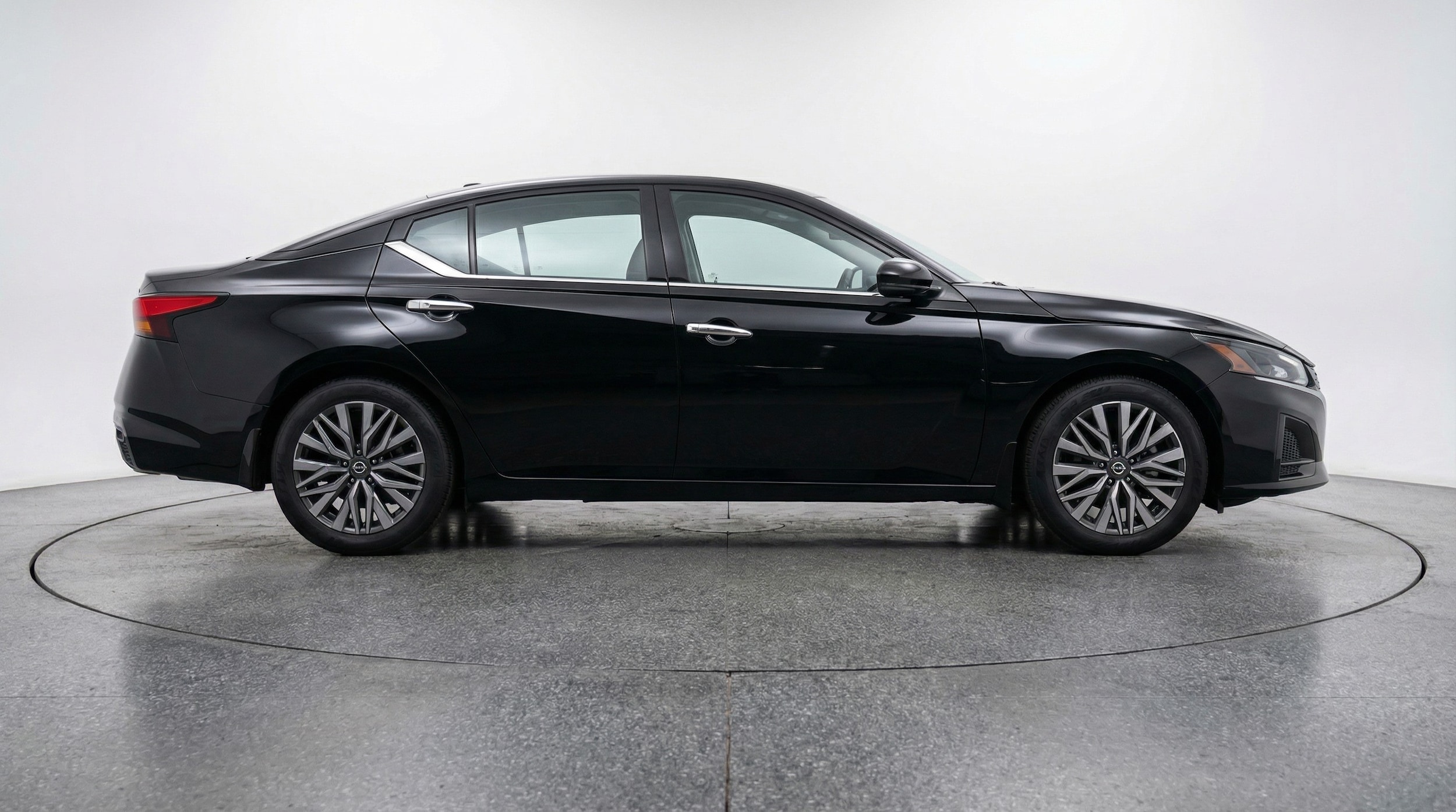 Thumbnail: 2025 Nissan Altima - 8