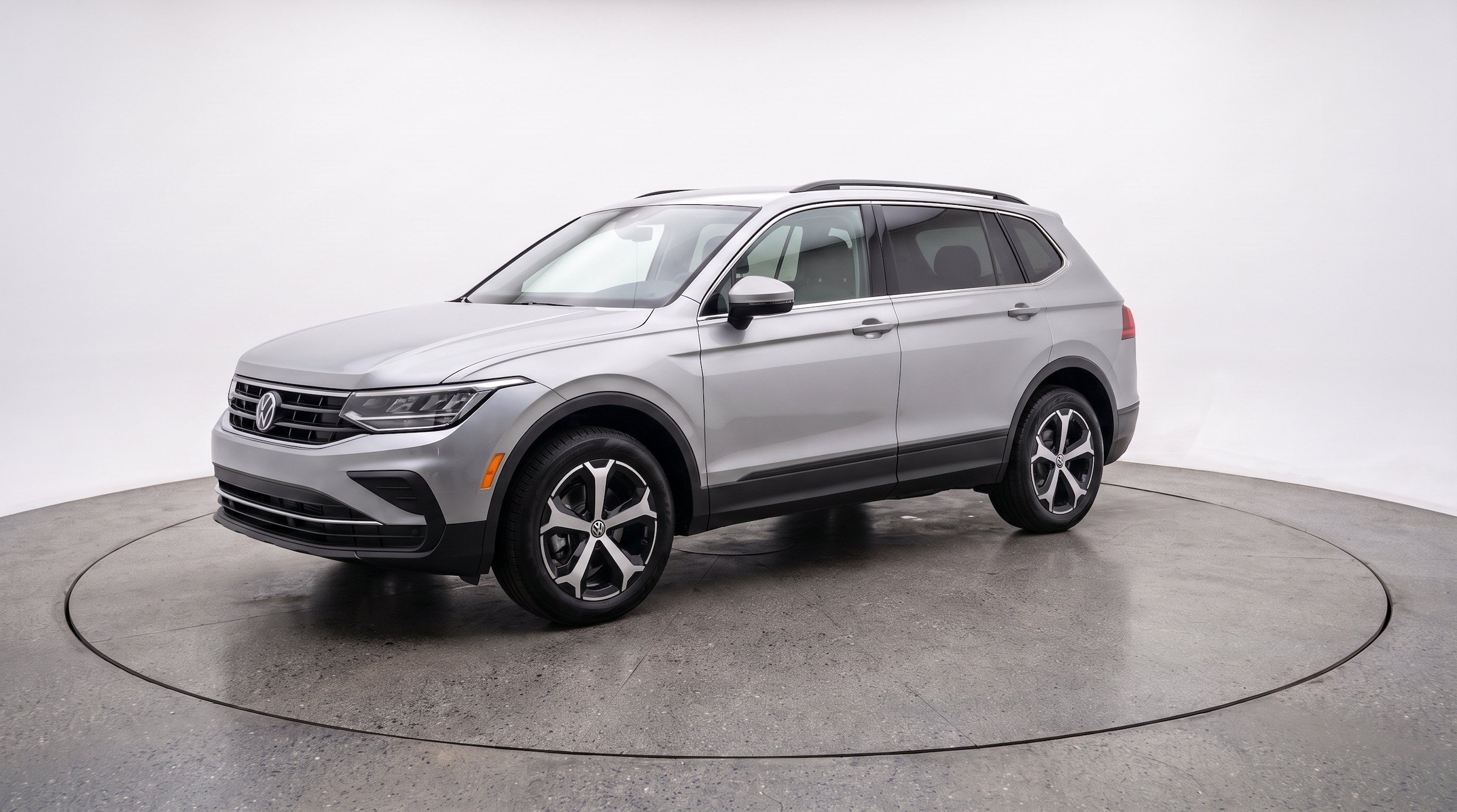 Thumbnail: 2026 Volkswagen Tiguan - 3