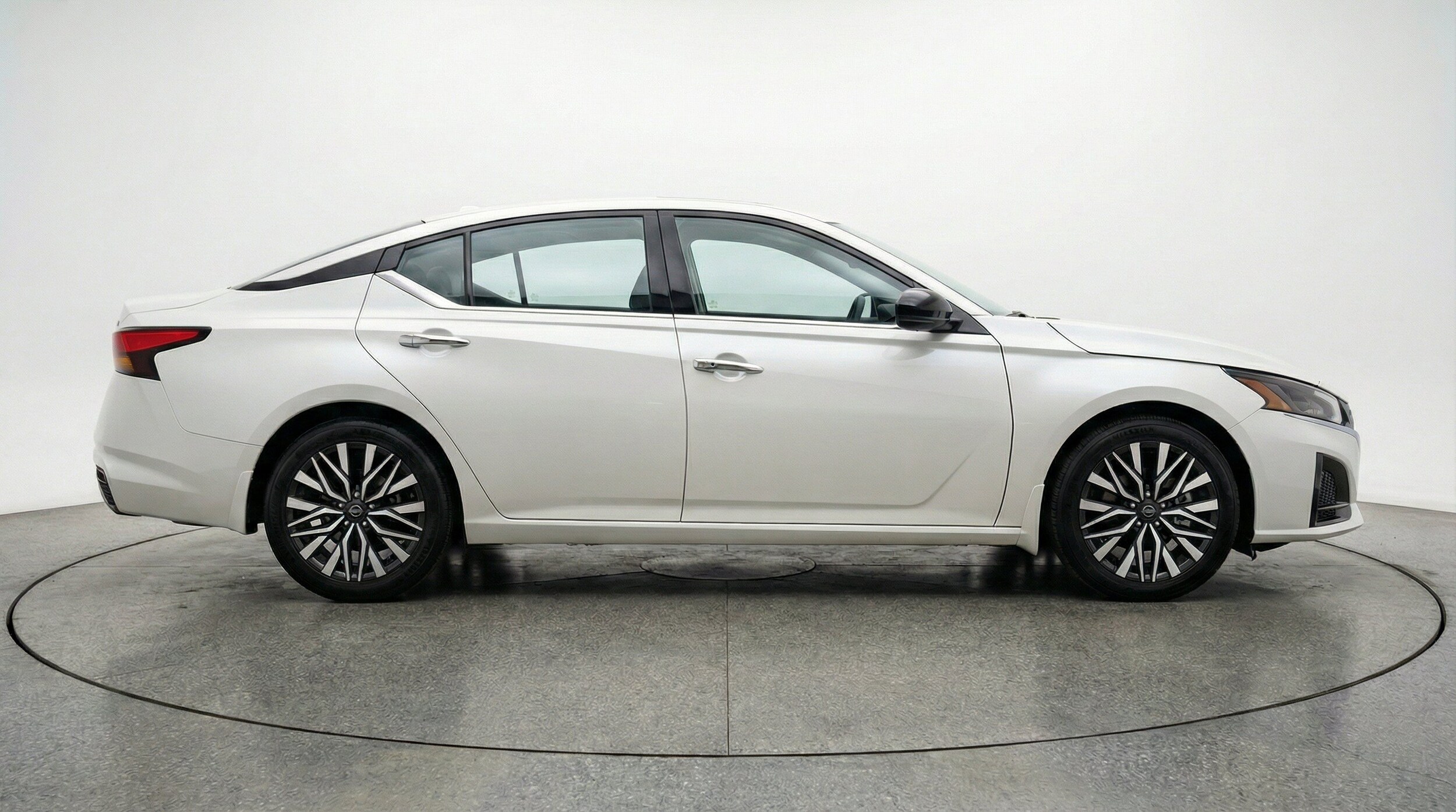Thumbnail: 2025 Nissan Altima - 10