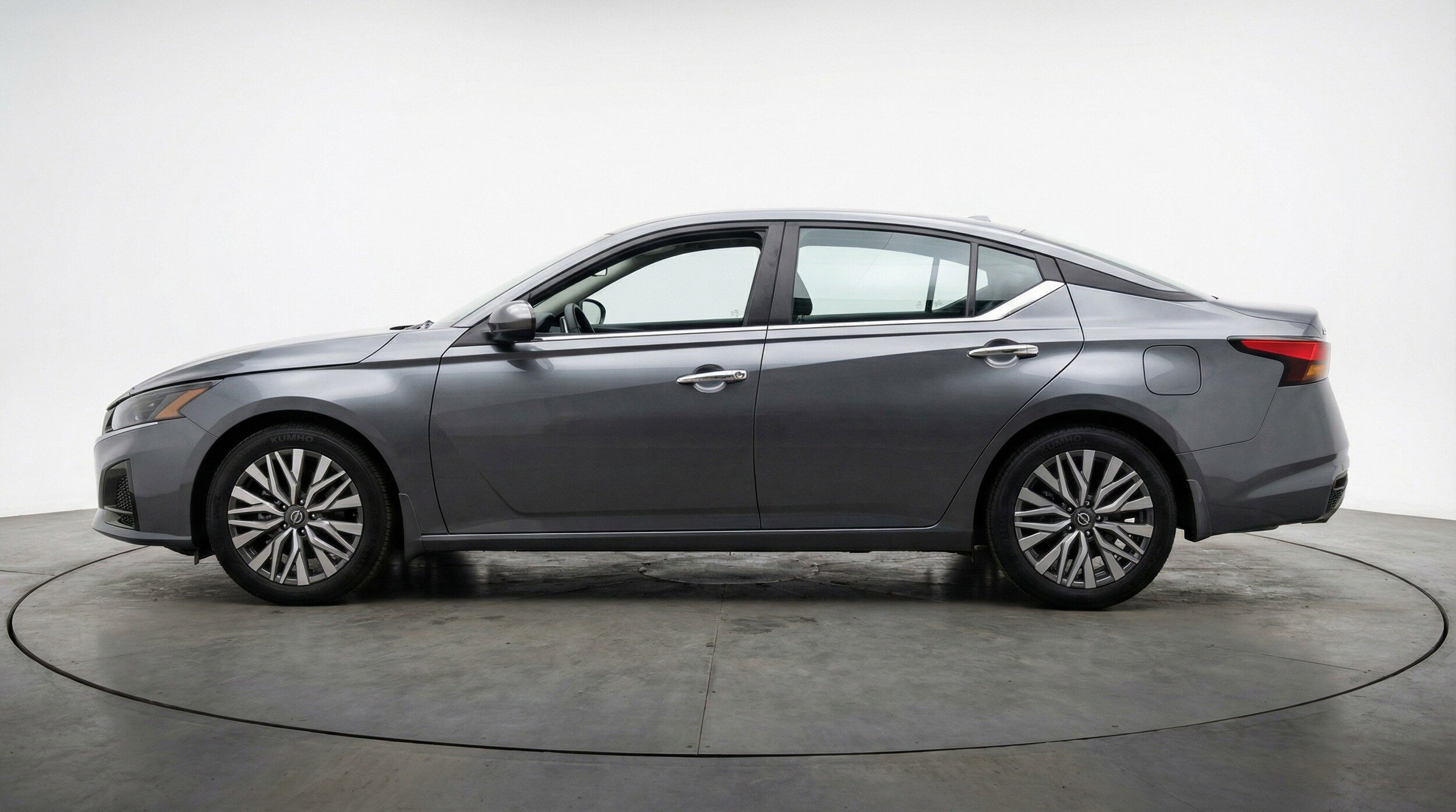 Thumbnail: 2025 Nissan Altima - 5