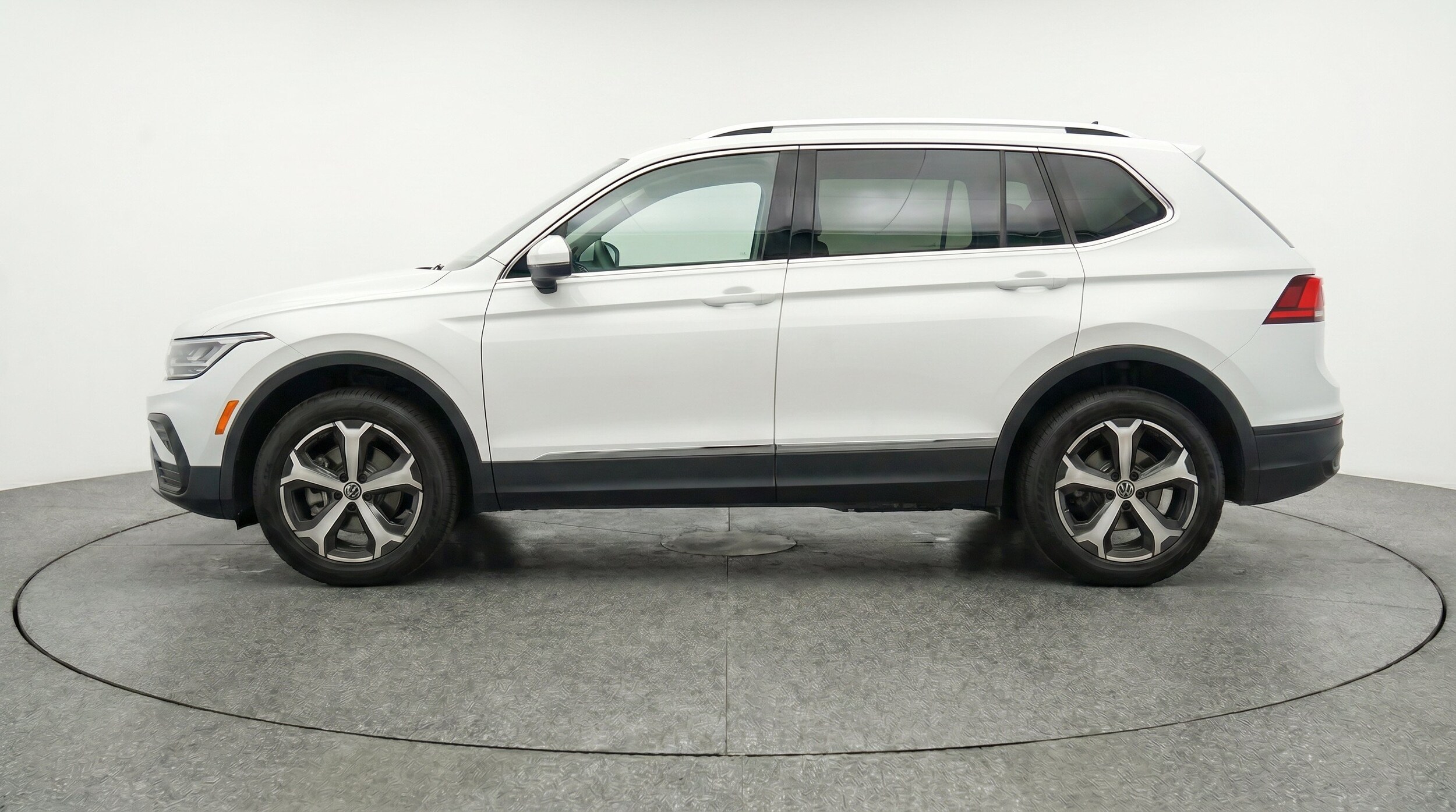 Thumbnail: 2026 Volkswagen Tiguan - 5