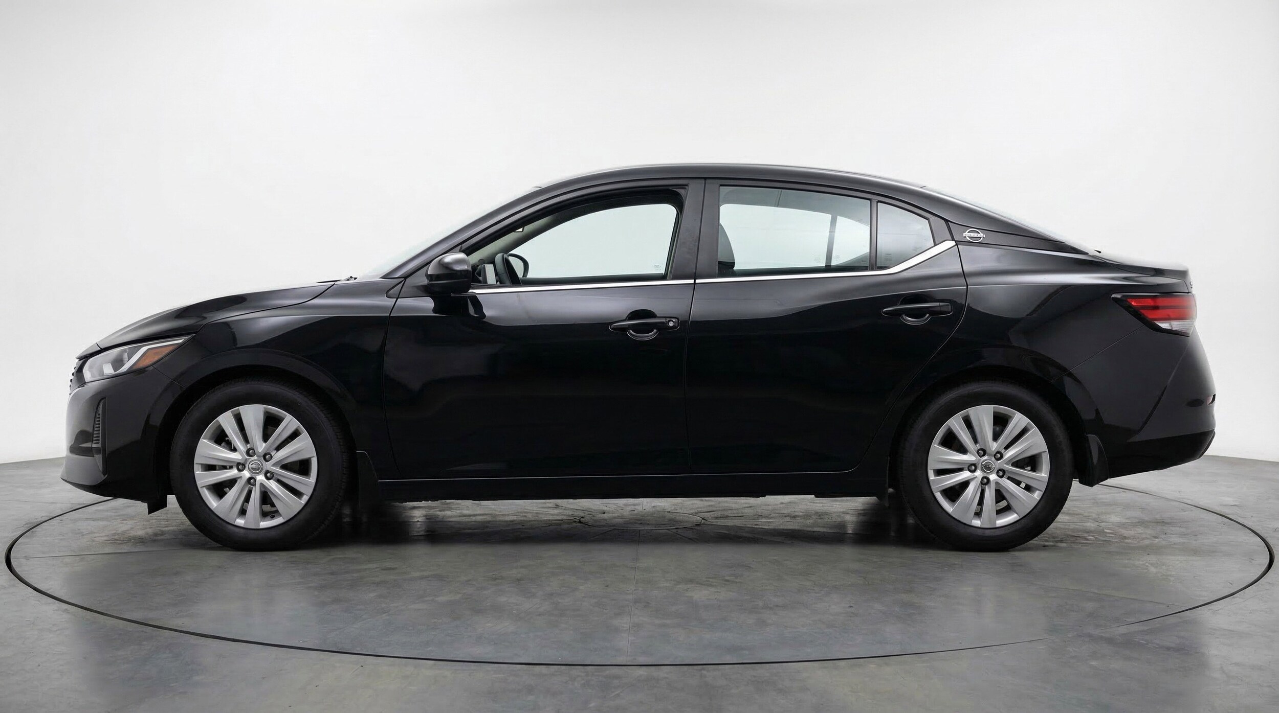 Thumbnail: 2025 Nissan Sentra - 5