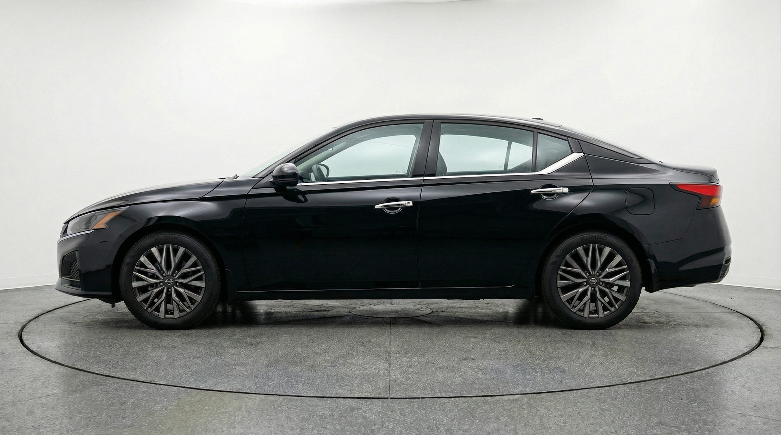 Thumbnail: 2025 Nissan Altima - 4