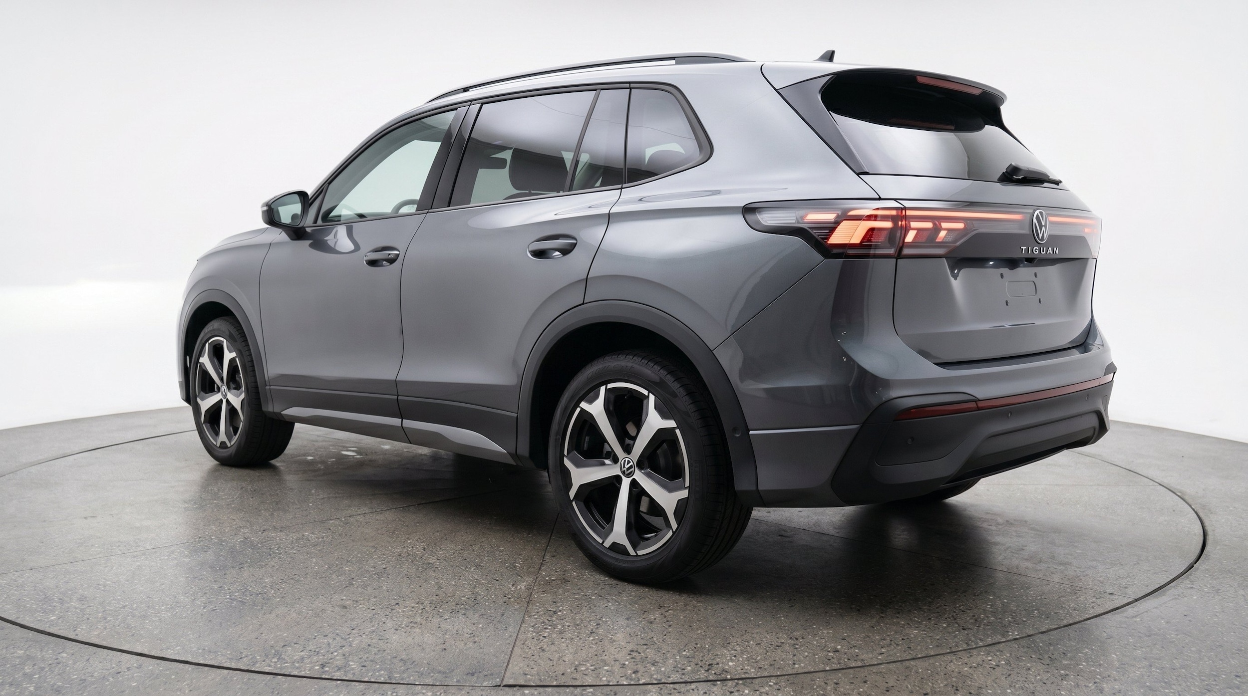 Thumbnail: 2026 Volkswagen Tiguan - 6