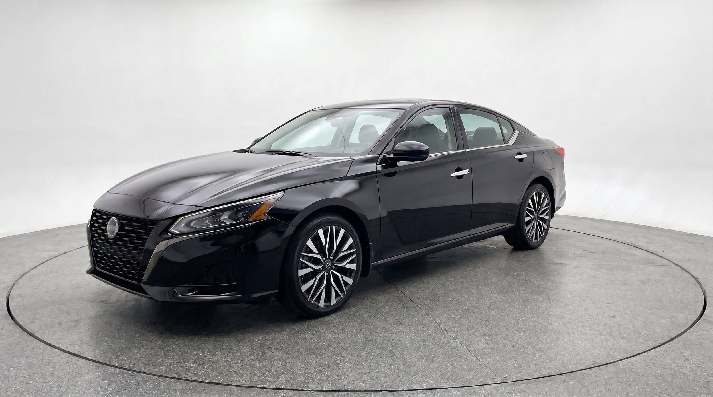Thumbnail: 2025 Nissan Altima - 3