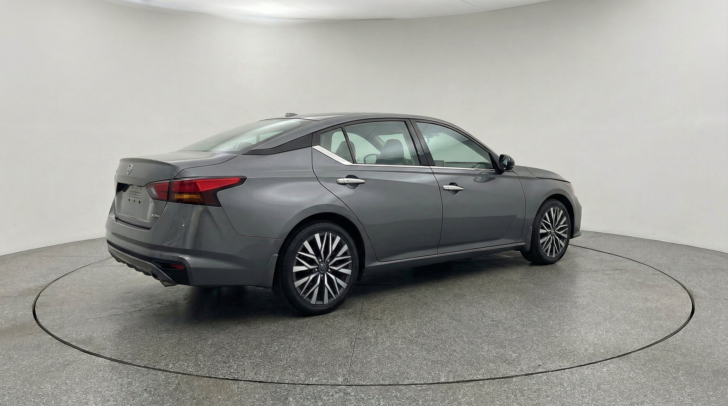 Thumbnail: 2025 Nissan Altima - 9